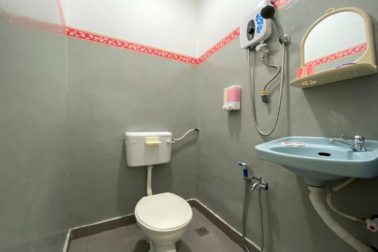 Oyo 90176 D'Cruz Sunrise Villa パンタイ・サナング エクステリア 写真