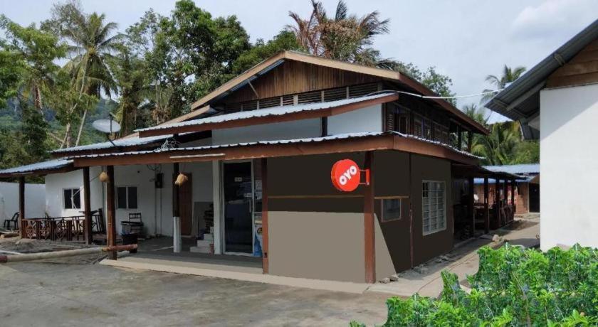 Oyo 90176 D'Cruz Sunrise Villa パンタイ・サナング エクステリア 写真