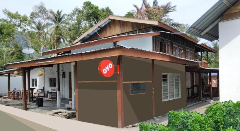 Oyo 90176 D'Cruz Sunrise Villa パンタイ・サナング エクステリア 写真